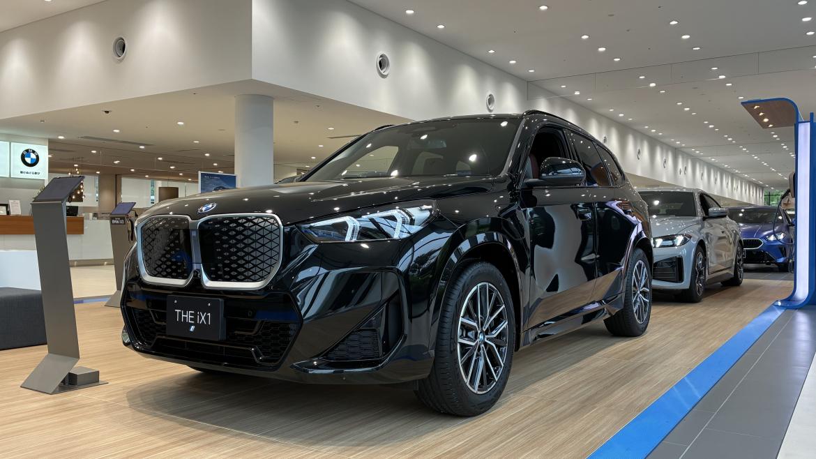 BMW iX1