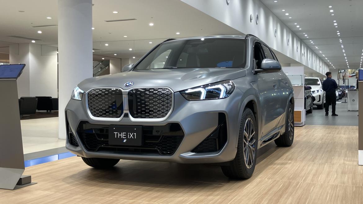 BMW iX1