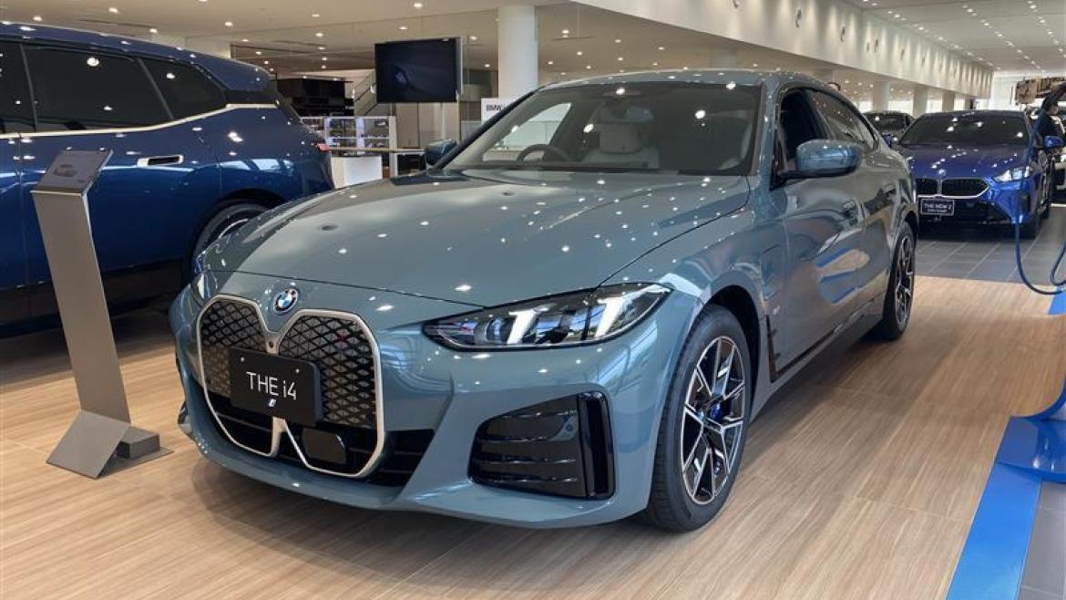 BMW i4