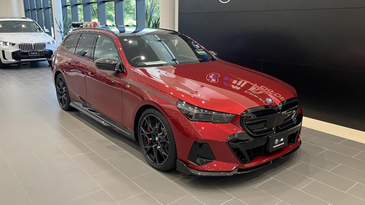 BMW i5 ツーリング